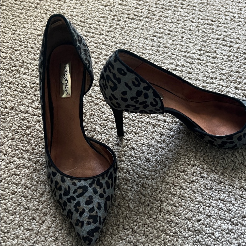 Halogen Gray and Black Leopard Print Pointed Toe Heels - Picture 2 of 4